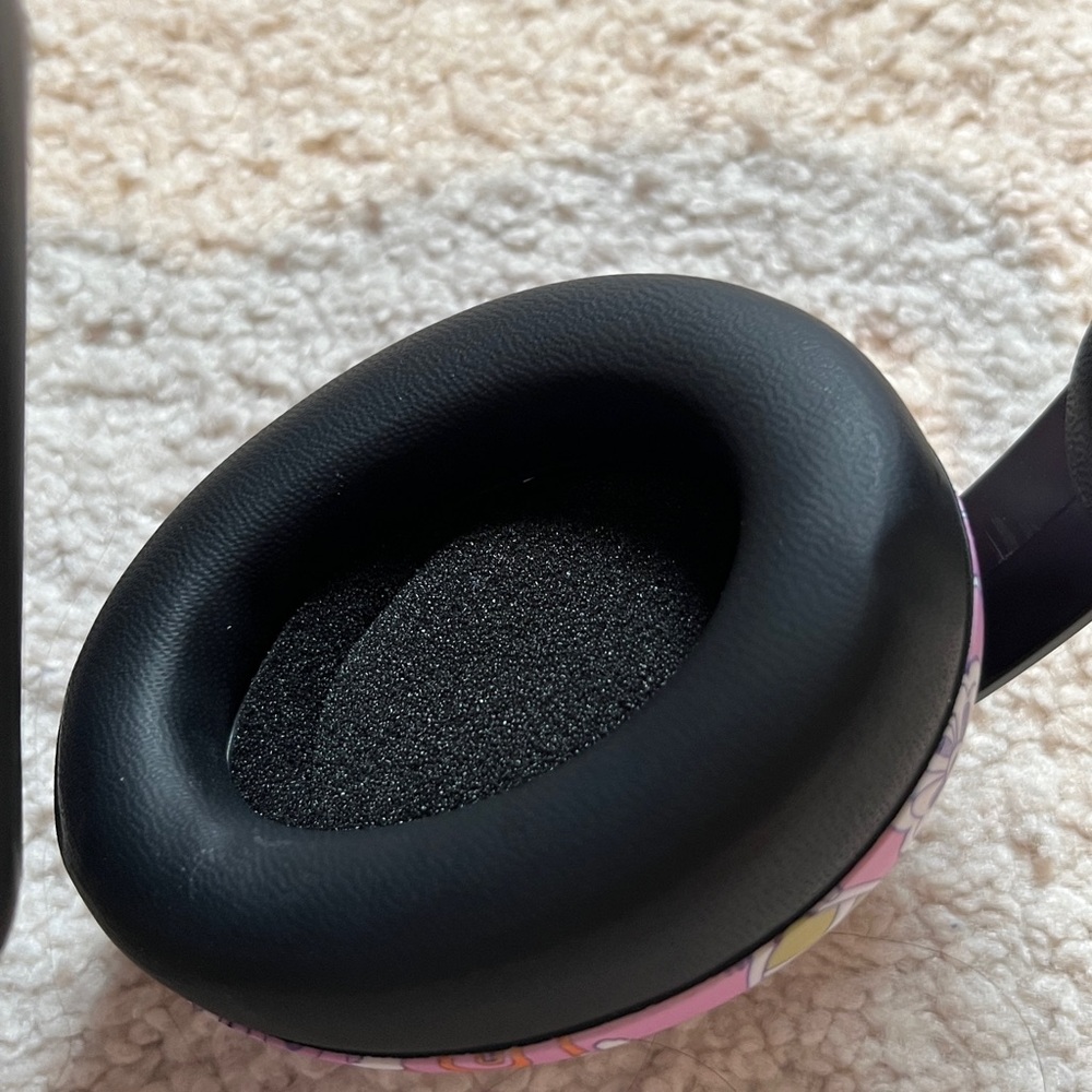 EUC Pink Doodle BANZ Baby Headphones for Noise Protection. EarMuffs w/ Pink case - Picture 6 of 7